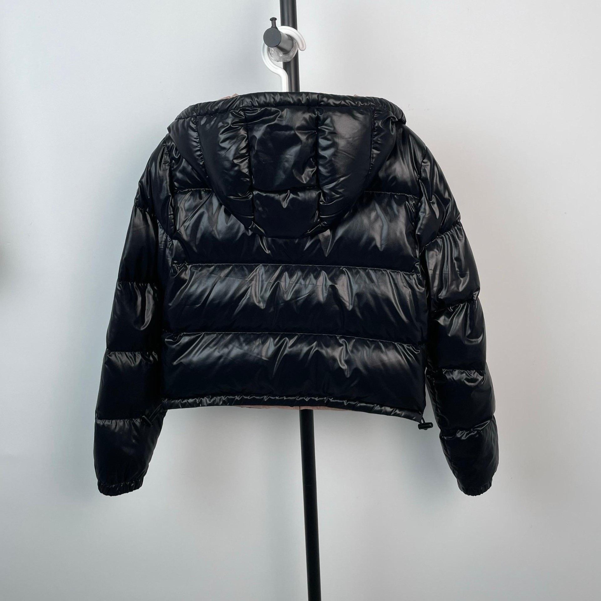 Moncler Moncler Down Cropped Pink Down Jacket XS Women Size XS / US 0-2 / IT 36-38 - 2 Thumbnail