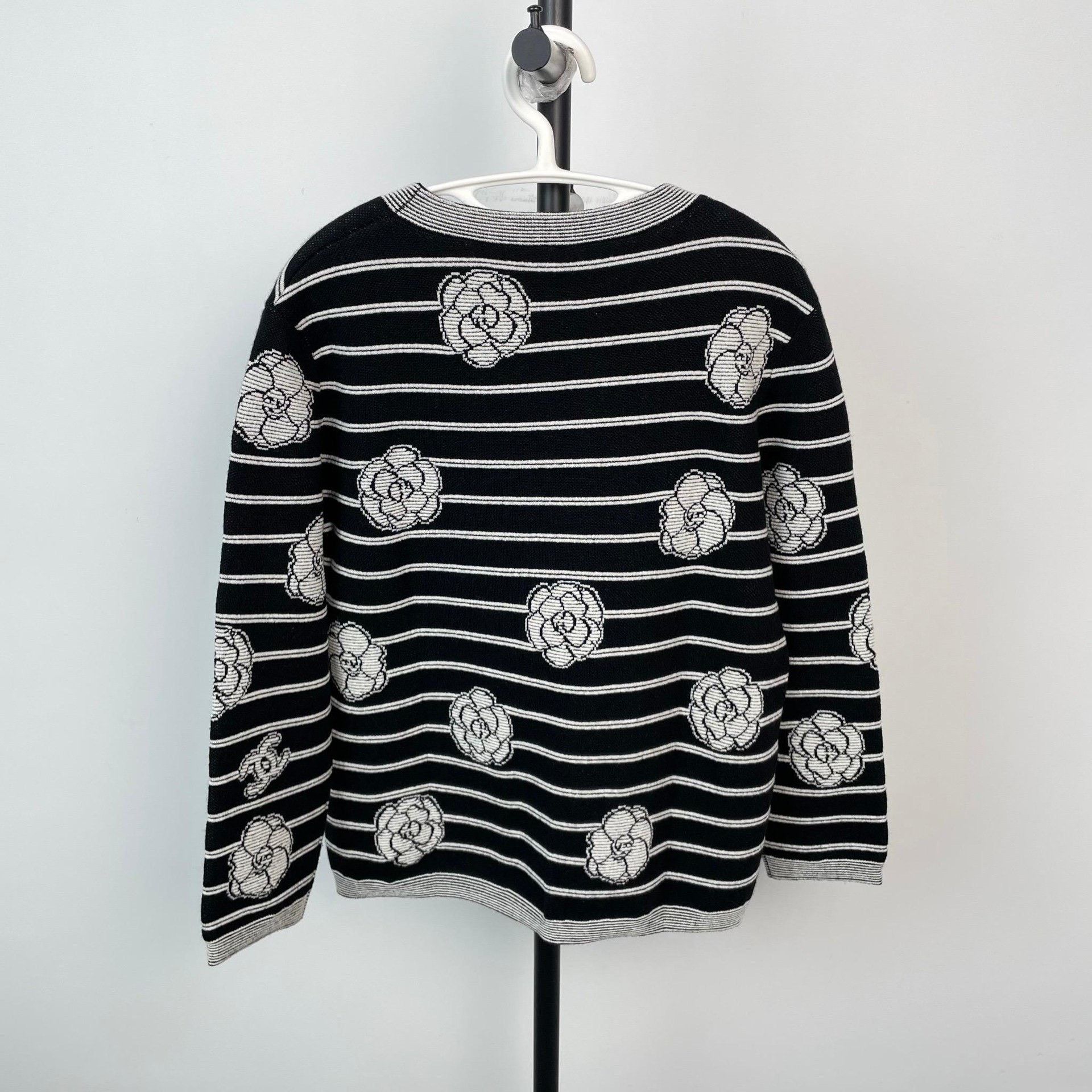 Chanel Chanel Striped Black Sweater 23 Women Size XS / US 0-2 / IT 36-38 - 2 Thumbnail