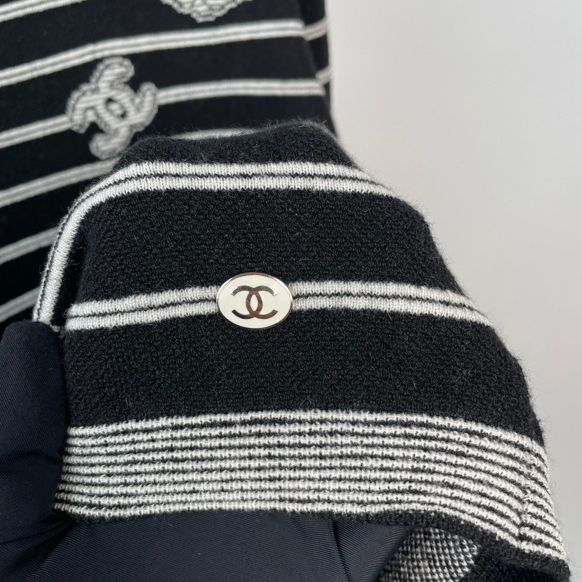 Chanel Chanel Striped Black Sweater 23 Women Size XS / US 0-2 / IT 36-38 - 4 Thumbnail
