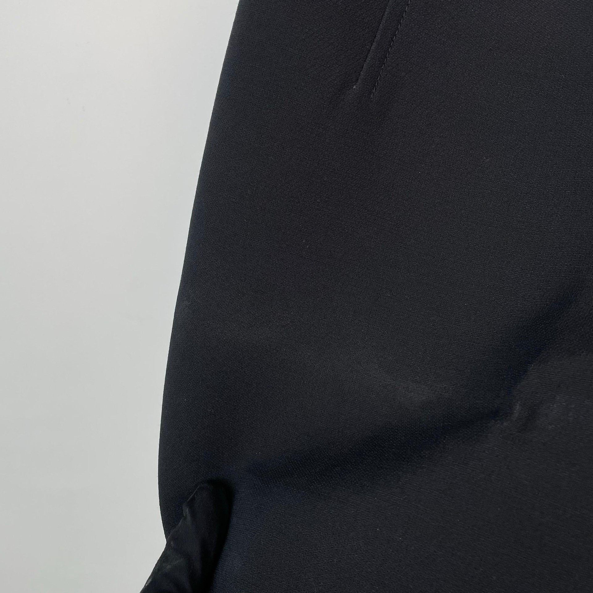Louis Vuitton Louis Vuitton Black Skirt 36 Women Size 36" / US 14 / IT 50 - 4 Thumbnail