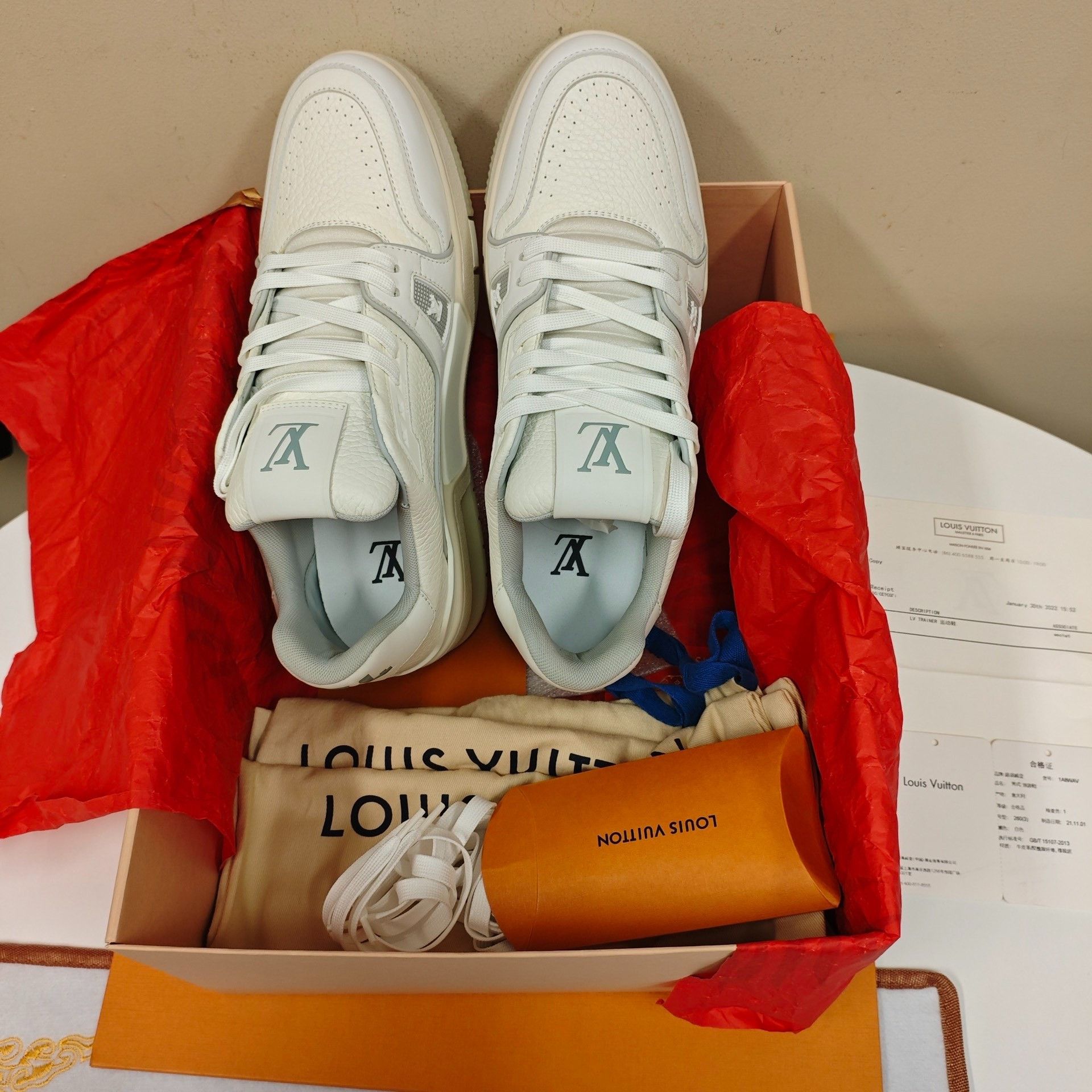 Louis Vuitton Louis Vuitton White Lowtop Sneakers M Men Size US 10 / EU 43 - 7 Thumbnail