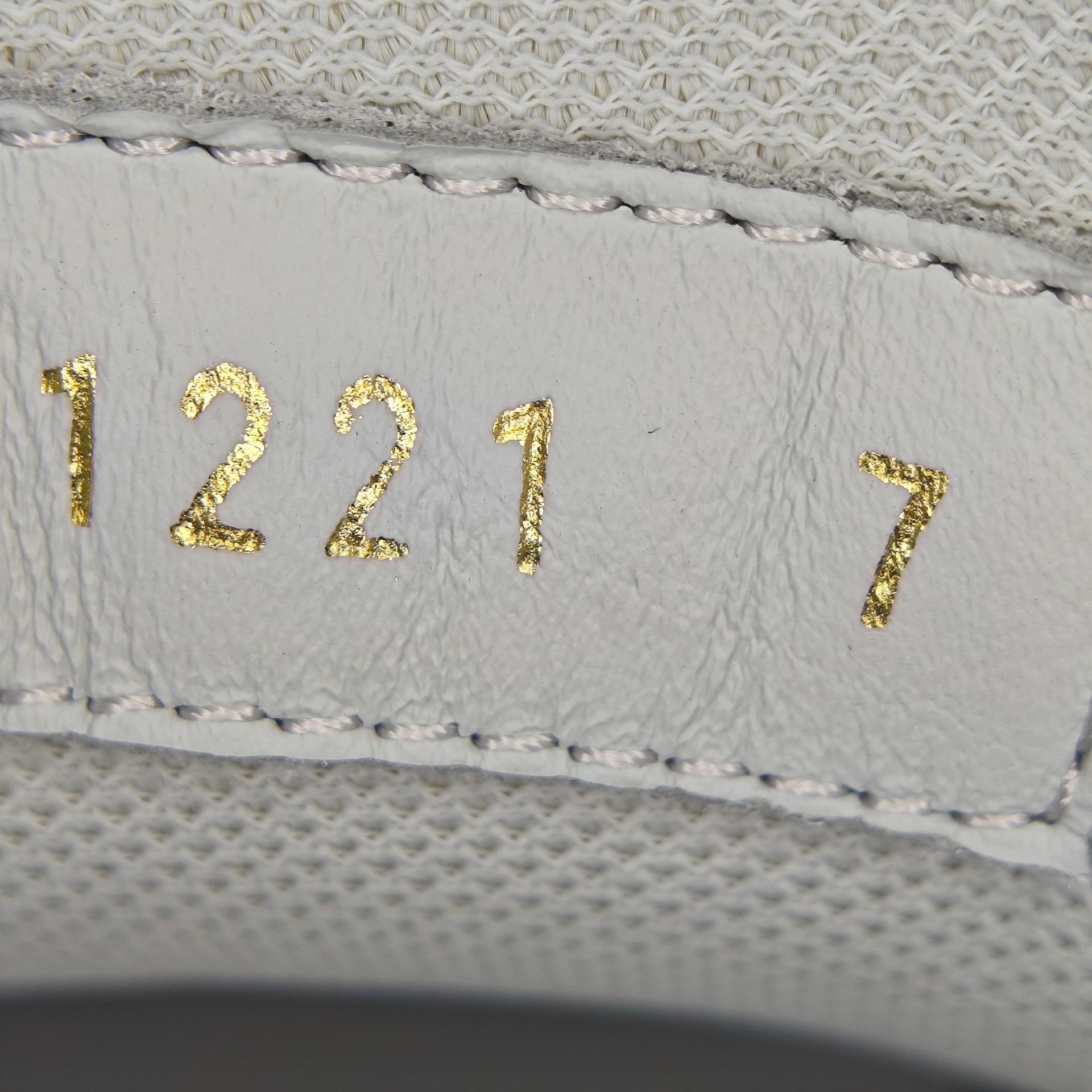 Louis Vuitton Louis Vuitton White Lowtop Sneakers M Men Size US 10 / EU 43 - 8 Thumbnail