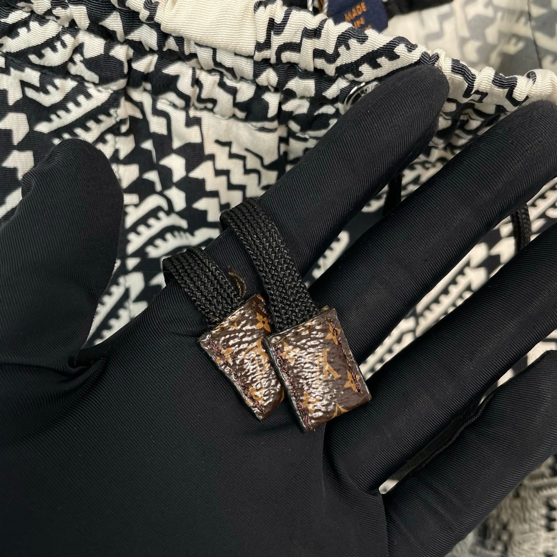 Louis Vuitton Louis Vuitton Black Pants 36 Women Size 36" / US 14 / IT 50 - 4 Thumbnail