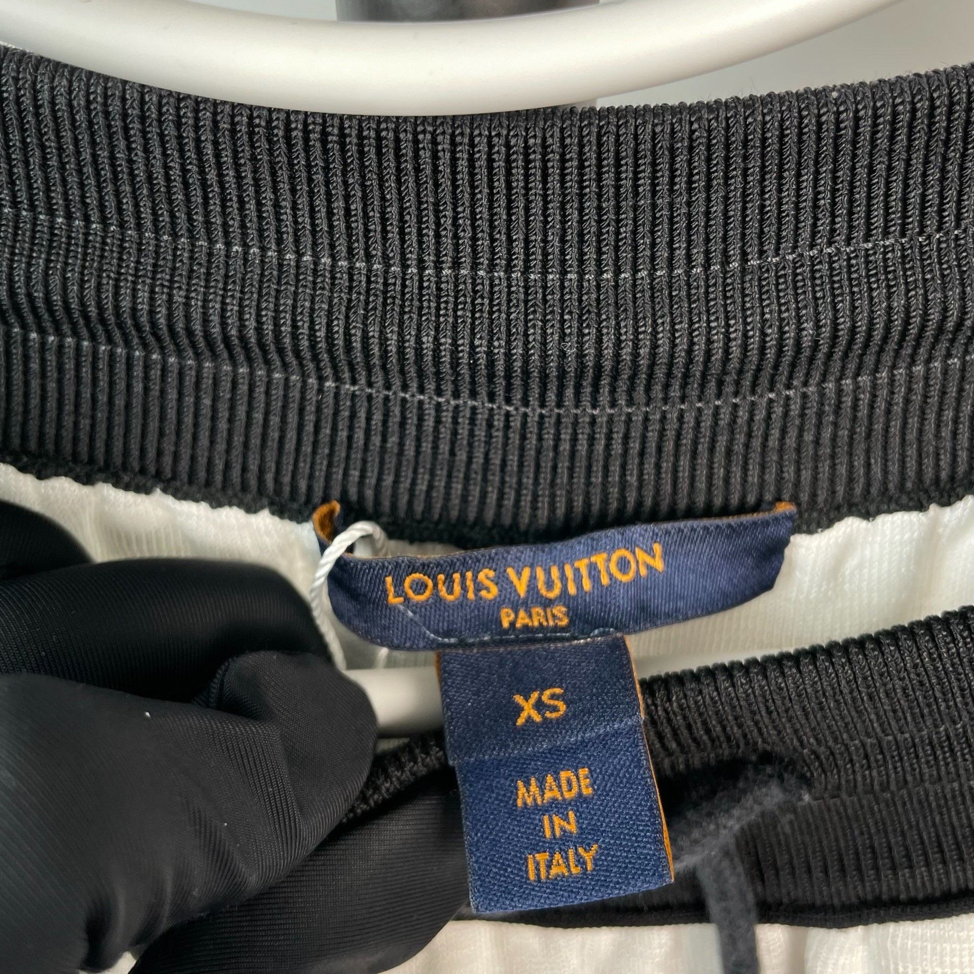 Louis Vuitton Louis Vuitton Black Shorts XS Men Size US 28 / EU 44 - 6 Thumbnail