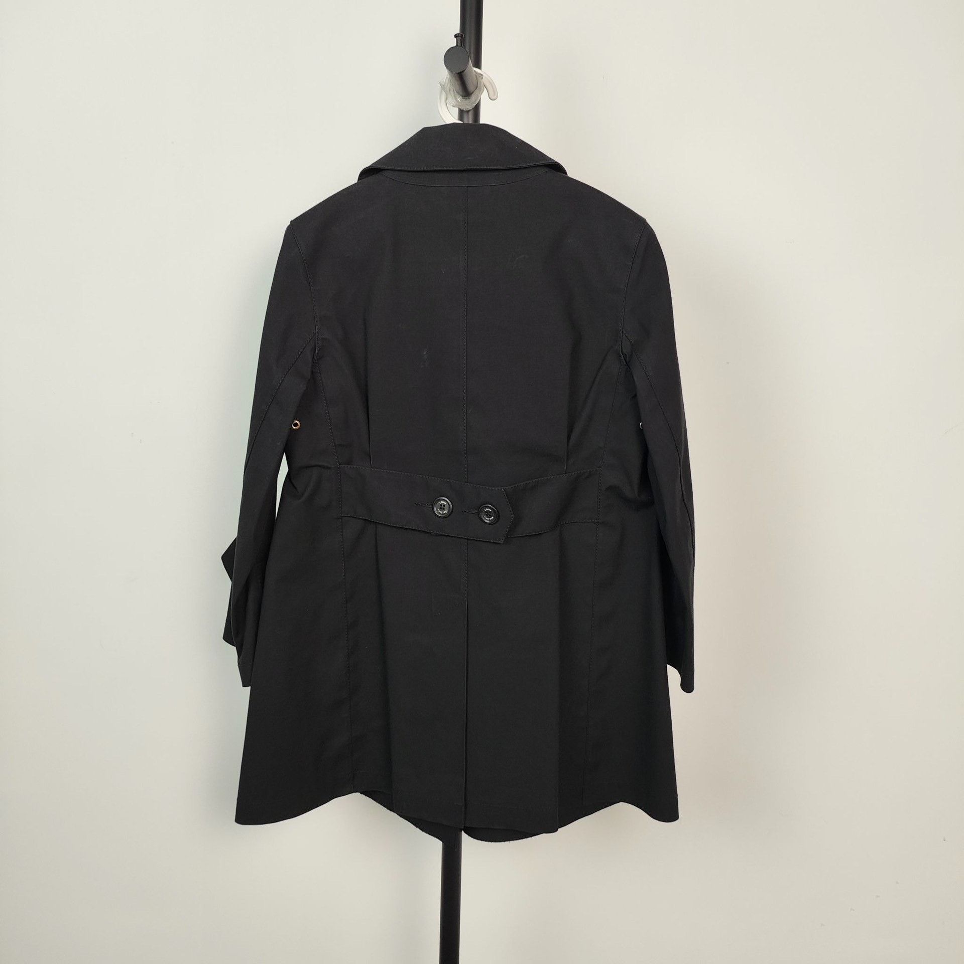 Louis Vuitton Louis Vuitton Black Coat 38 Women Size S / US 4 / IT 40 - 2 Thumbnail