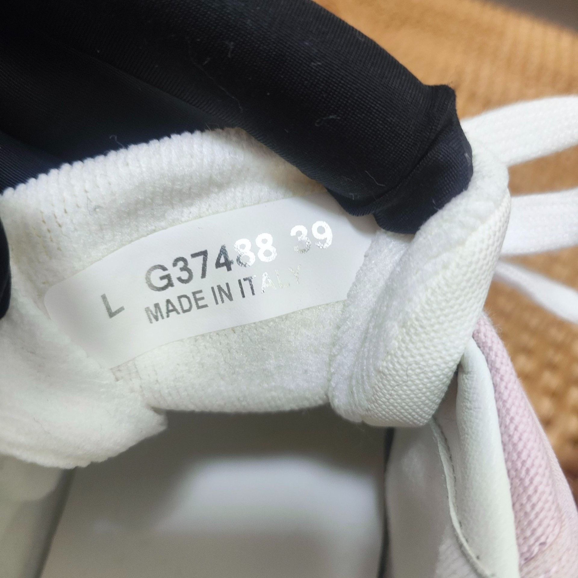 Chanel Chanel Pink Lowtop Sneakers 39 Women Size US 8.5 / IT 38.5 - 3 Thumbnail