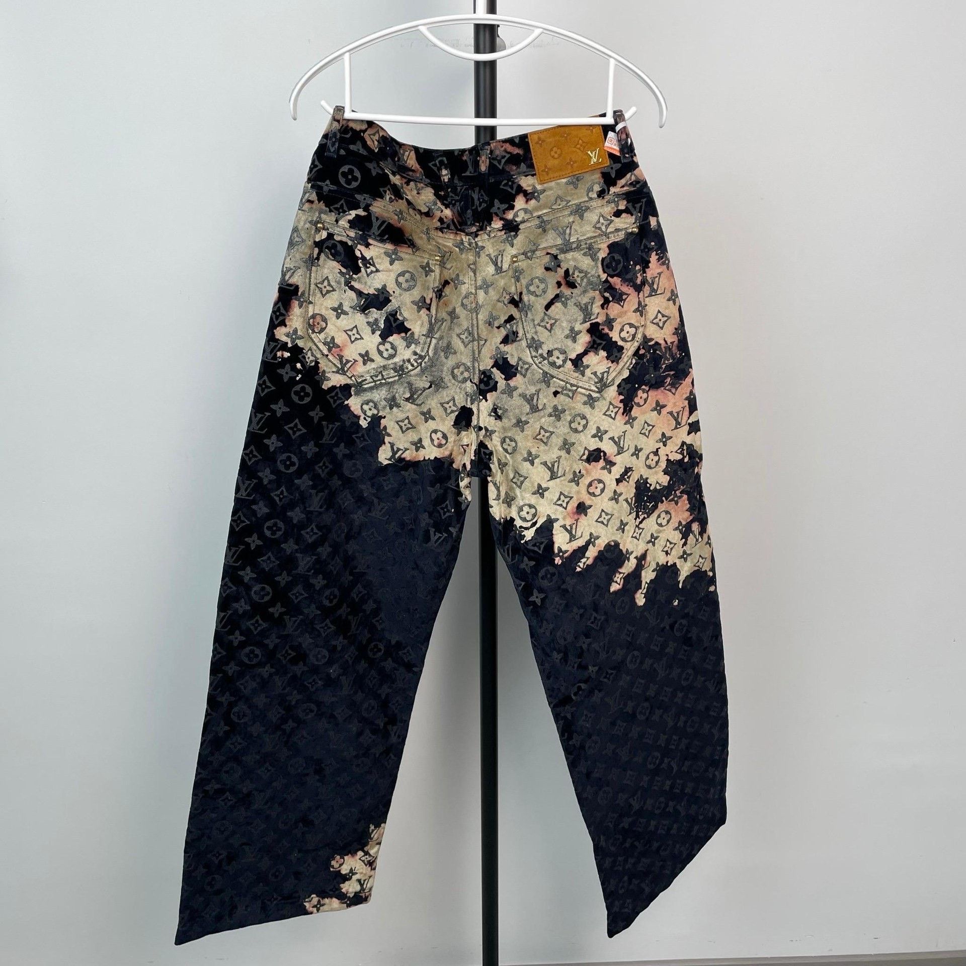Louis Vuitton Louis Vuitton Denim Jeans 30 Men Size US 30 / EU 46 - 2 Thumbnail
