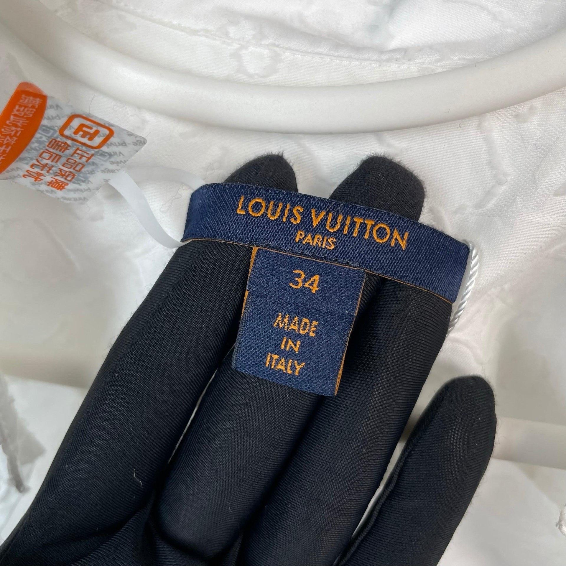 Louis Vuitton Louis Vuitton White Button Up 34 Women Size XS / US 0-2 / IT 36-38 - 9 Thumbnail