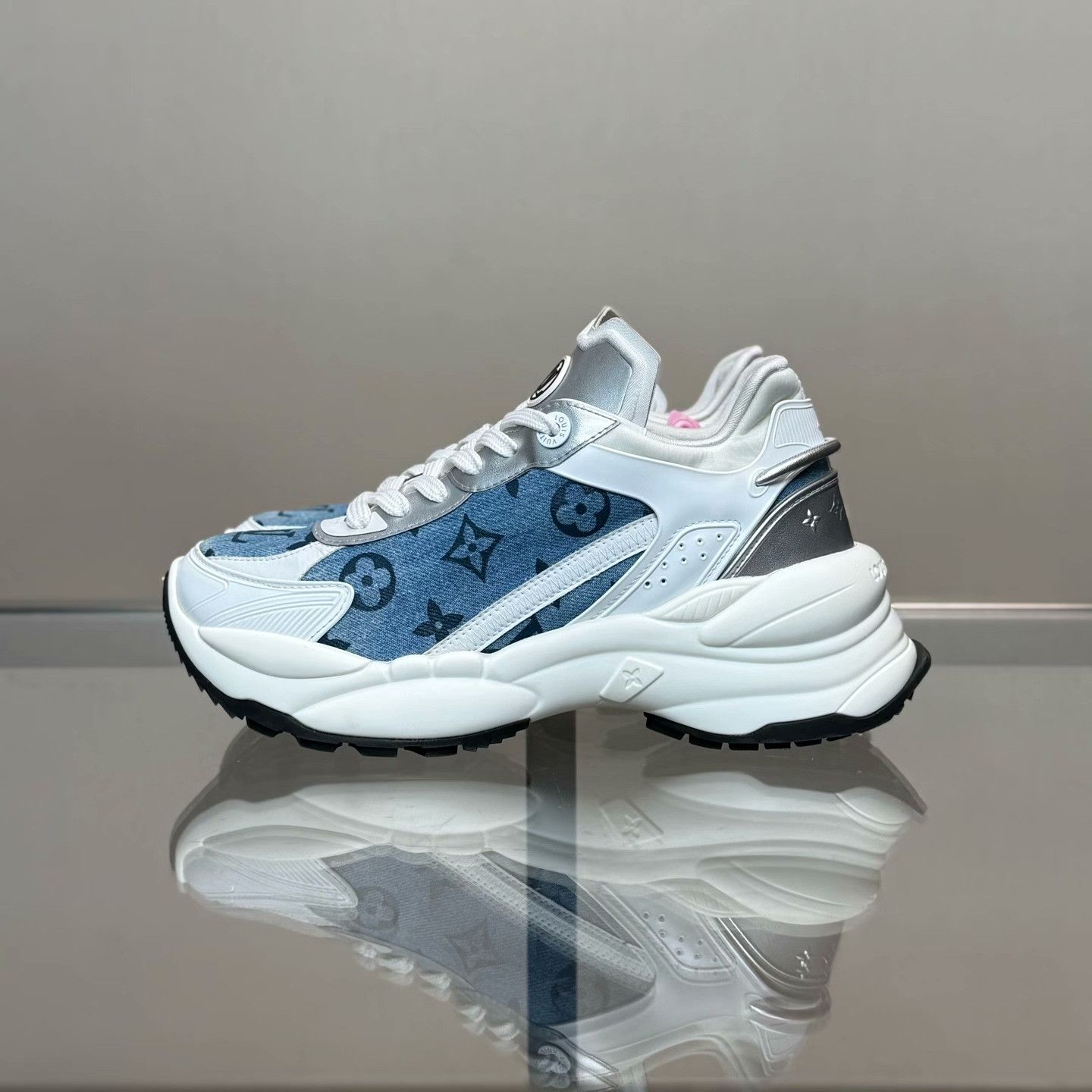 Louis Vuitton Louis Vuitton Blue Lowtop Sneakers 36 Men Size US 5 / EU 37 - 5 Thumbnail