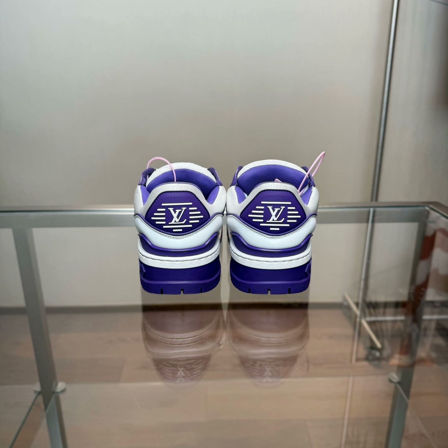 Louis Vuitton Louis Vuitton Training White Lowtop Sneakers 37 Women Size US 6.5 / IT 36.5 - 4 Thumbnail