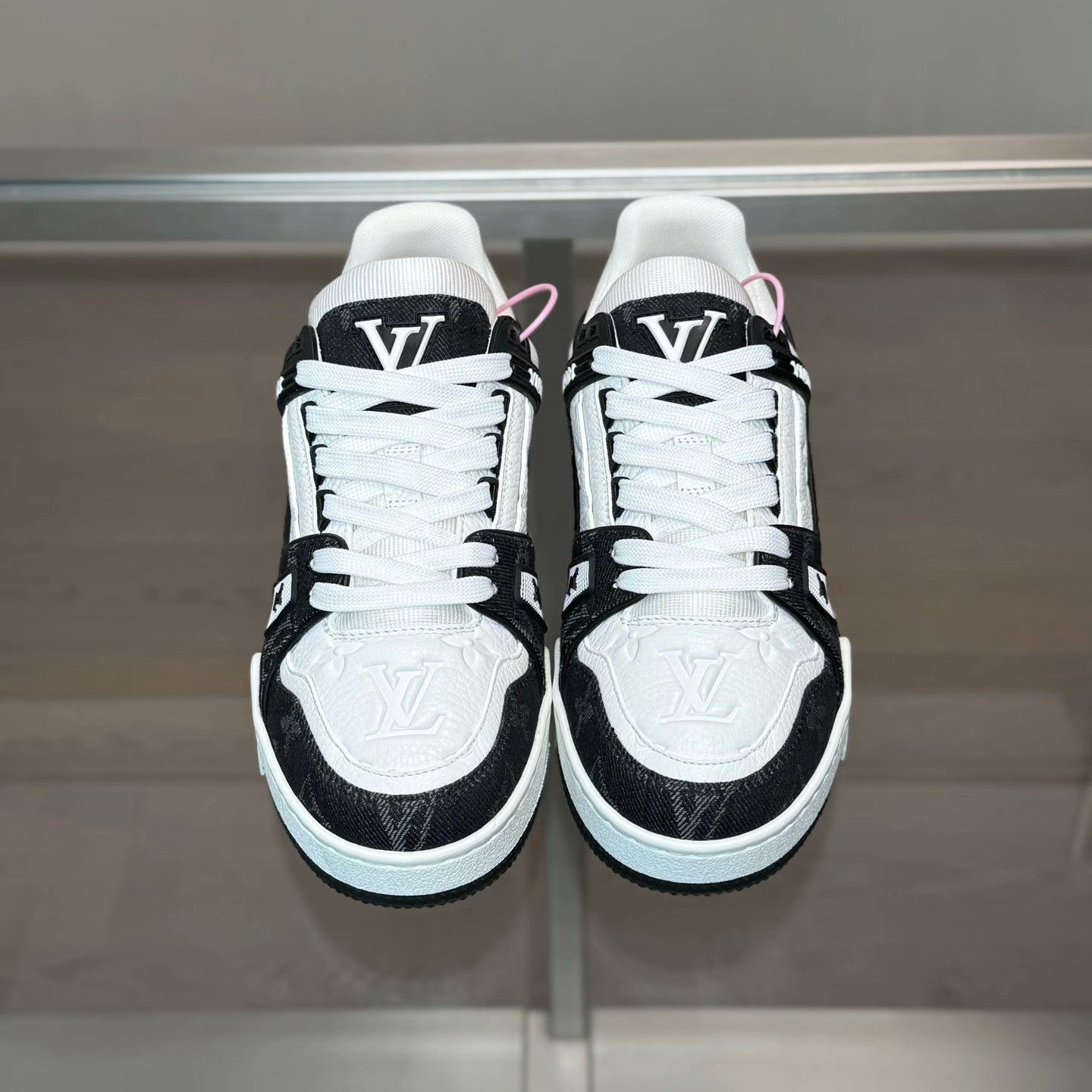 Louis Vuitton Louis Vuitton Training Black Lowtop Sneakers 36 Women Size US 6 / IT 36 - 2 Thumbnail
