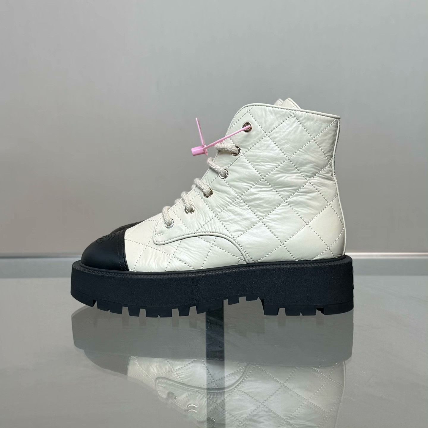 Chanel Chanel Patchwork Beige Boots 38 Women Size US 7.5 / IT 37.5 - 5 Thumbnail