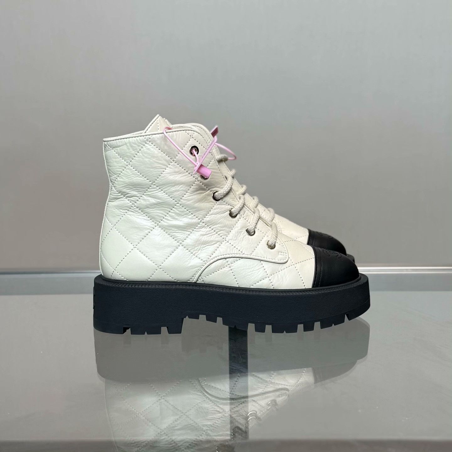 Chanel Chanel Patchwork Beige Boots 38 Women Size US 7.5 / IT 37.5 - 3 Thumbnail