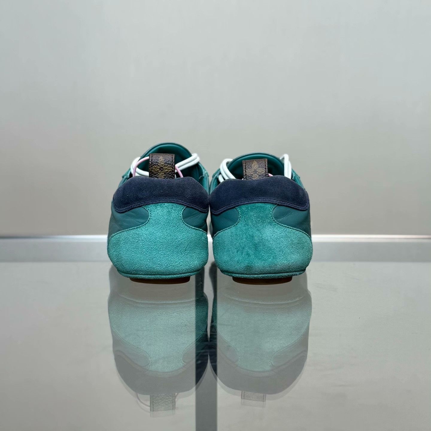 Louis Vuitton Louis Vuitton Green Lowtop Sneakers 38 Women Size US 7.5 / IT 37.5 - 4 Thumbnail