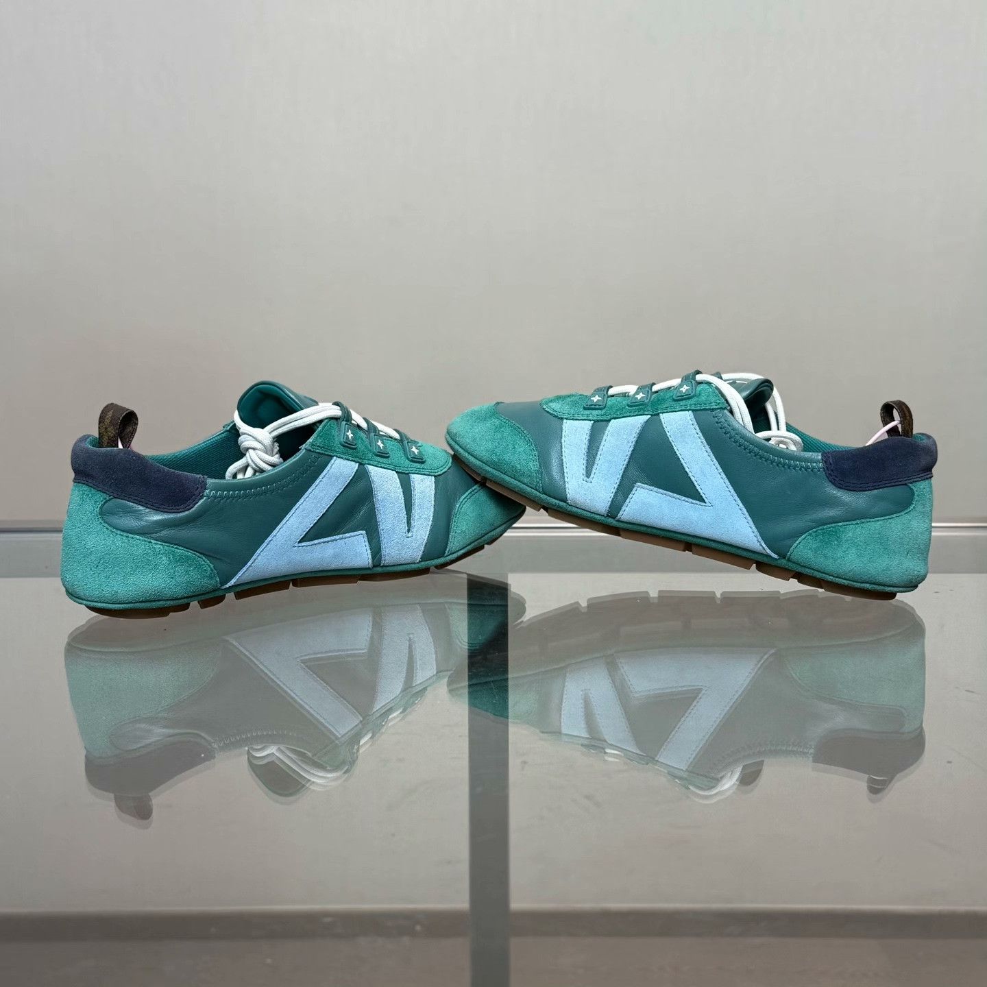 Louis Vuitton Louis Vuitton Green Lowtop Sneakers 38 Women Size US 7.5 / IT 37.5 - 6 Thumbnail
