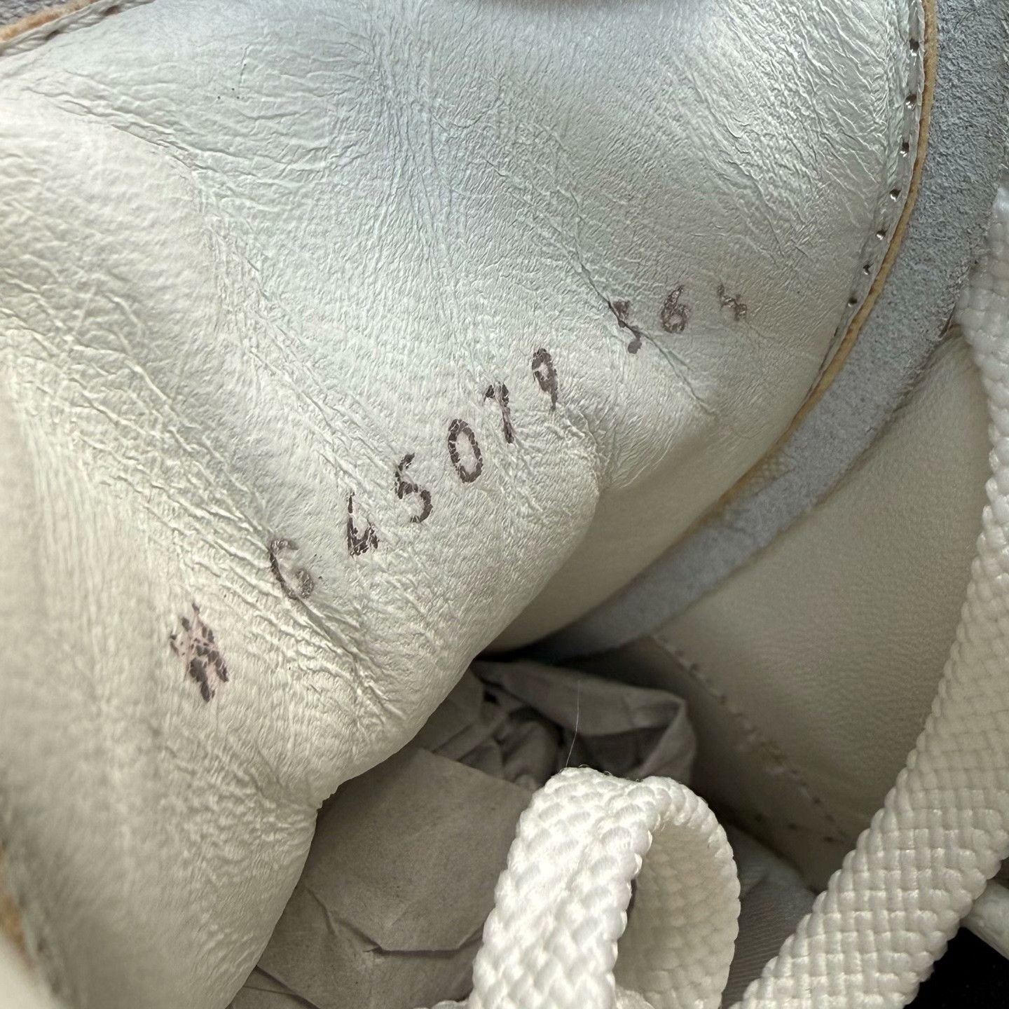 Chanel Chanel Retro White Lowtop Sneakers 23 Women Size US 8 / IT 38 - 8 Thumbnail