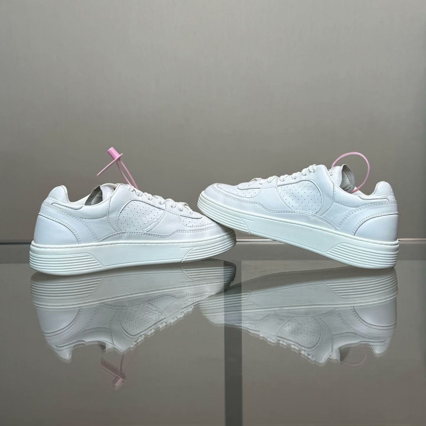 Chanel Chanel Retro White Lowtop Sneakers 23 Women Size US 8 / IT 38 - 6 Thumbnail