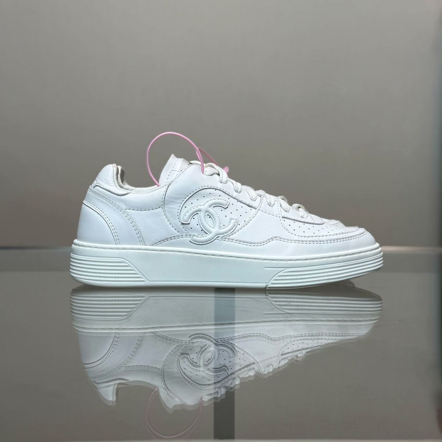 Chanel Chanel Retro White Lowtop Sneakers 23 Women Size US 8 / IT 38 - 3 Thumbnail
