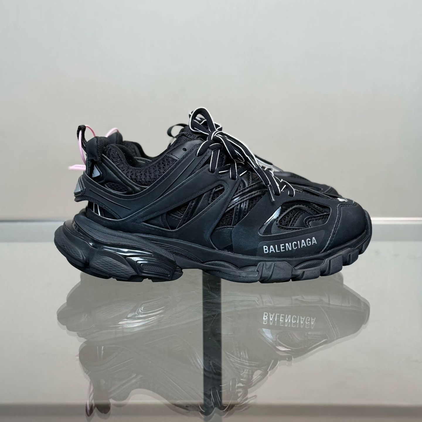 Balenciaga Balenciaga Distressed Black Lowtop Sneakers 37 Women Size US 6.5 / IT 36.5 - 3 Thumbnail