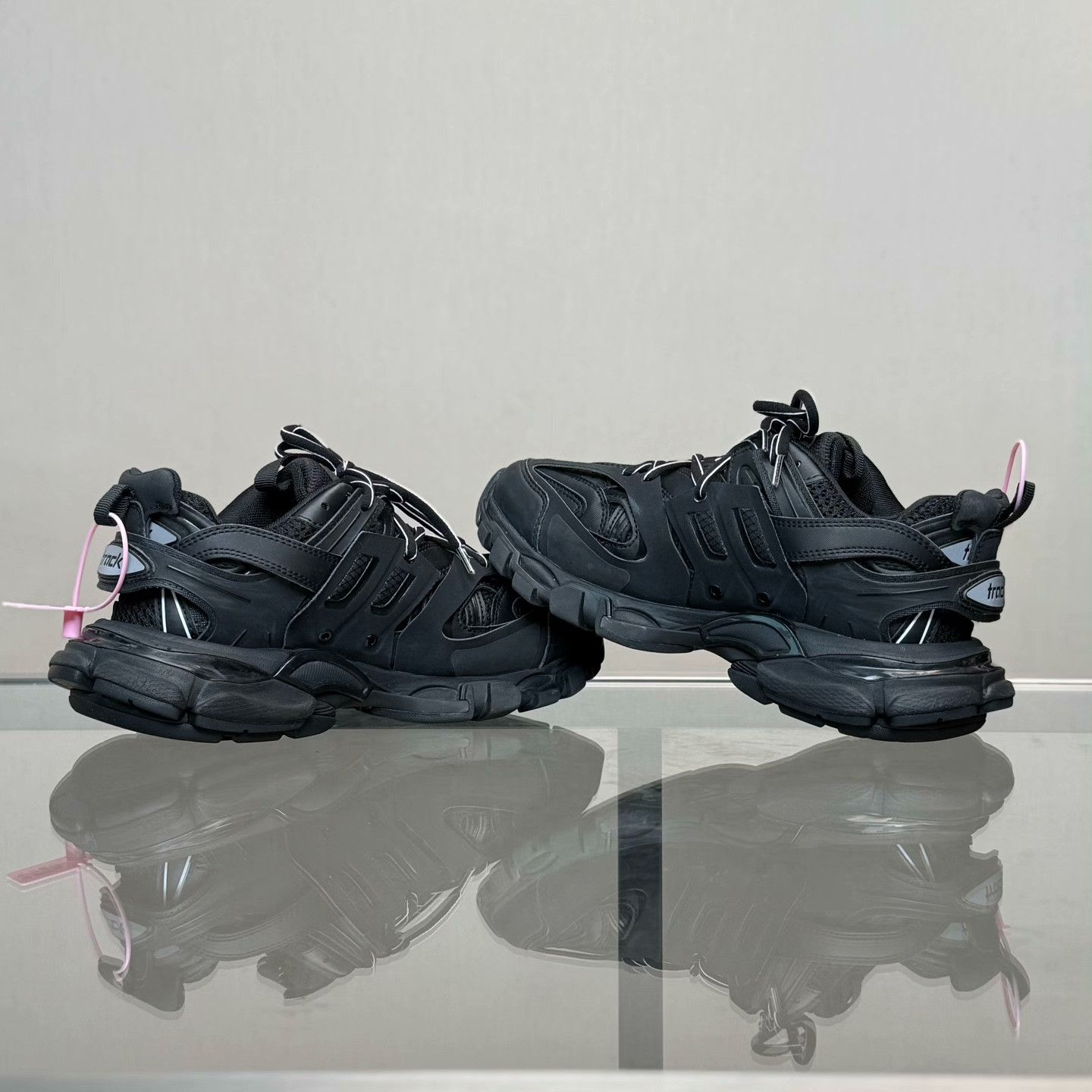 Balenciaga Balenciaga Distressed Black Lowtop Sneakers 37 Women Size US 6.5 / IT 36.5 - 6 Thumbnail