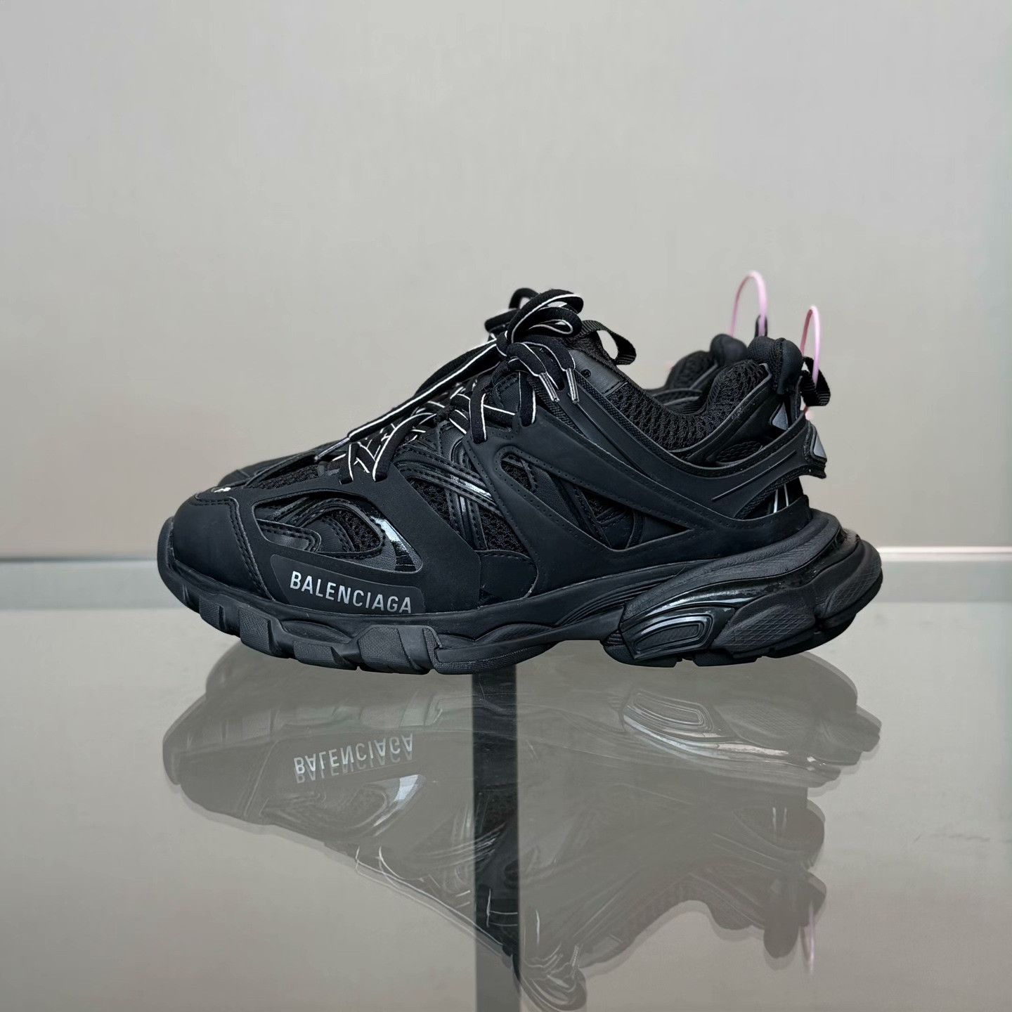 Balenciaga Balenciaga Distressed Black Lowtop Sneakers 37 Women Size US 6.5 / IT 36.5 - 5 Thumbnail