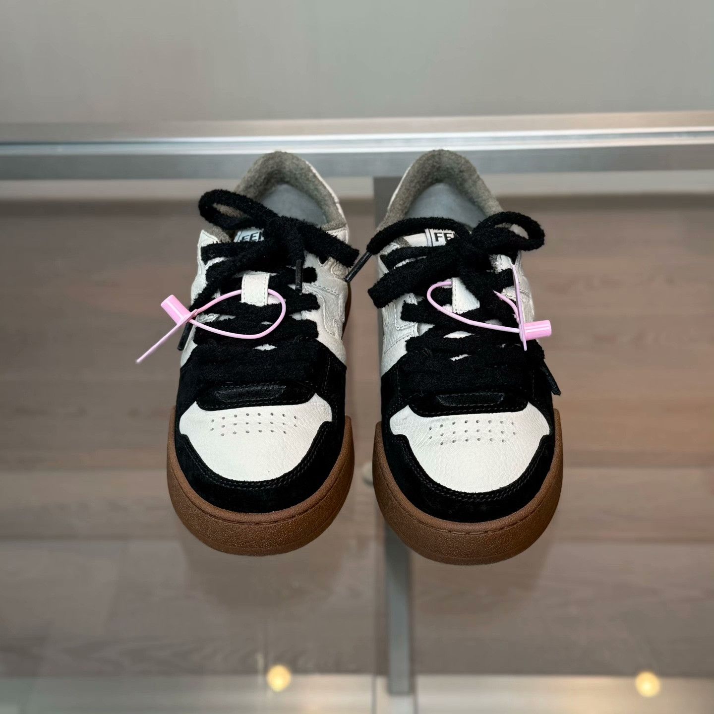 Fendi Fendi Black Lowtop Sneakers 36 Women Size US 6 / IT 36 - 2 Thumbnail