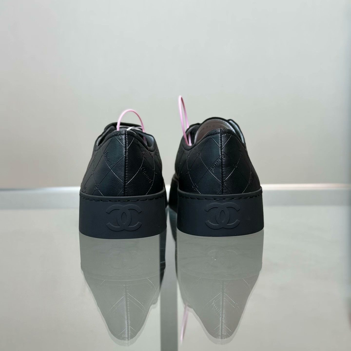 Chanel Chanel Retro Black Lowtop Sneakers 25 Women Size US 8 / IT 38 - 3 Thumbnail
