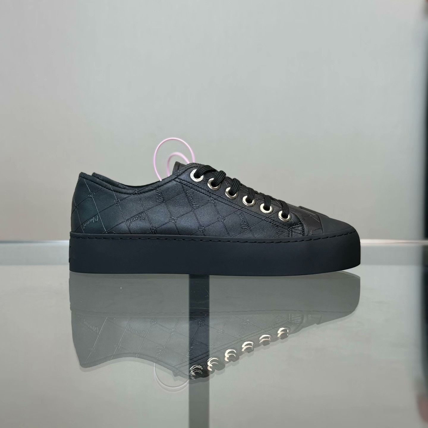 Chanel Chanel Retro Black Lowtop Sneakers 25 Women Size US 8 / IT 38 - 4 Thumbnail