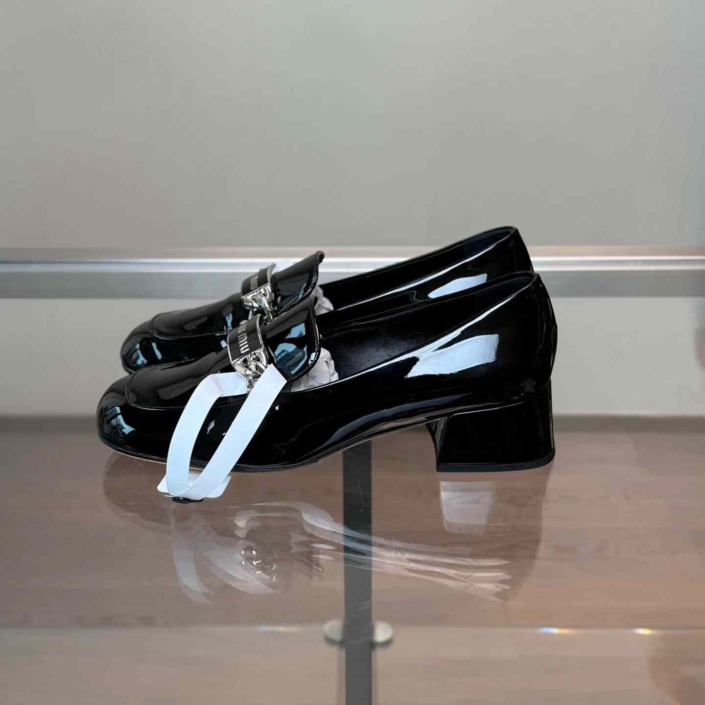 Miu Miu Miu Miu Patent Black Lowtop Sneakers 38 Women Size US 7.5 / IT 37.5 - 5 Thumbnail