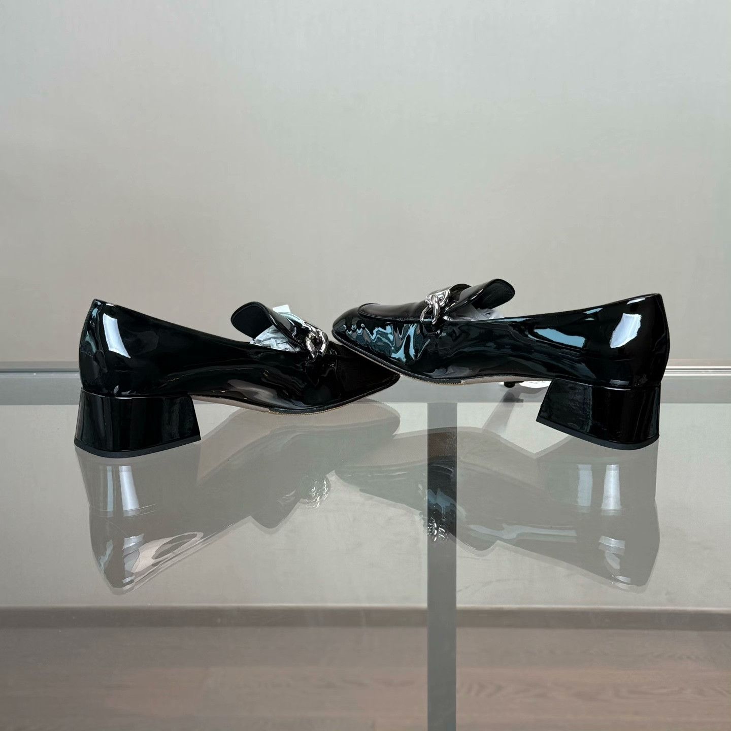 Miu Miu Miu Miu Patent Black Lowtop Sneakers 38 Women Size US 7.5 / IT 37.5 - 6 Thumbnail