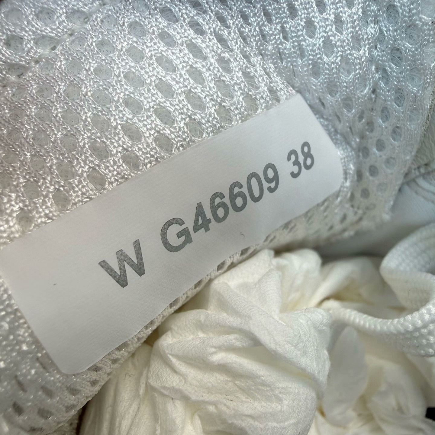 Chanel Chanel Silver Lowtop Sneakers 38 Women Size US 8 / IT 38 - 8 Thumbnail