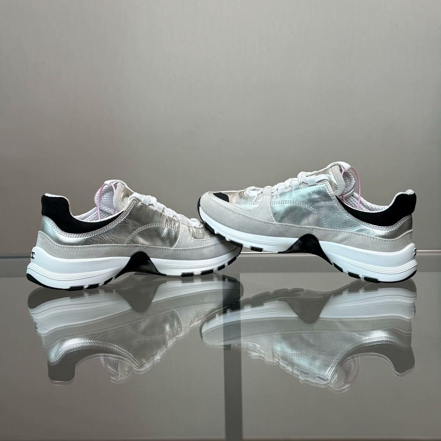 Chanel Chanel Silver Lowtop Sneakers 38 Women Size US 8 / IT 38 - 6 Thumbnail