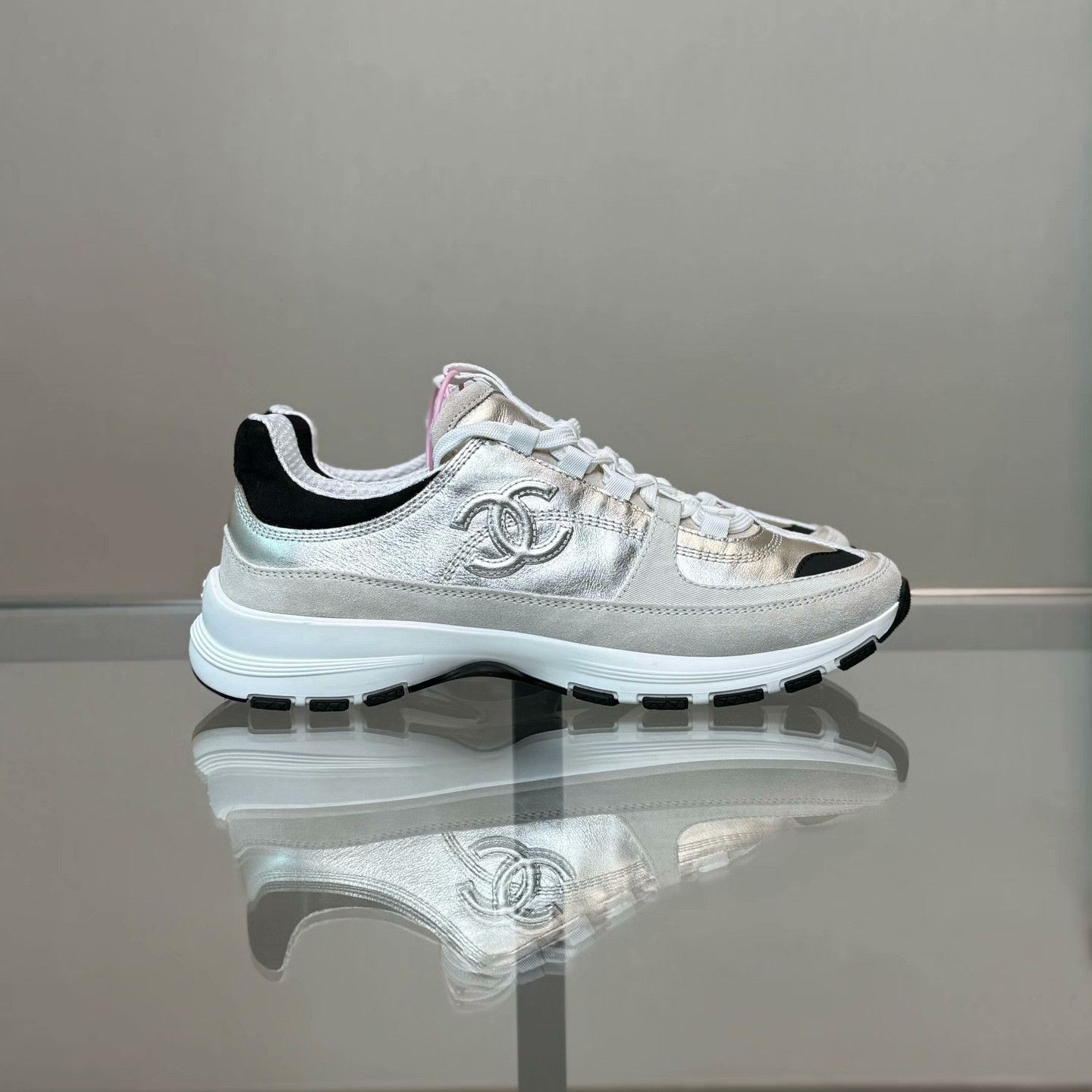 Chanel Chanel Silver Lowtop Sneakers 38 Women Size US 8 / IT 38 - 3 Thumbnail