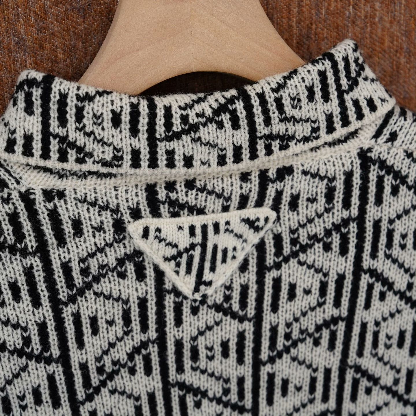 Prada Prada Knit Graphic Black Sweater 36 Women Size S / US 4 / IT 40 - 5 Thumbnail