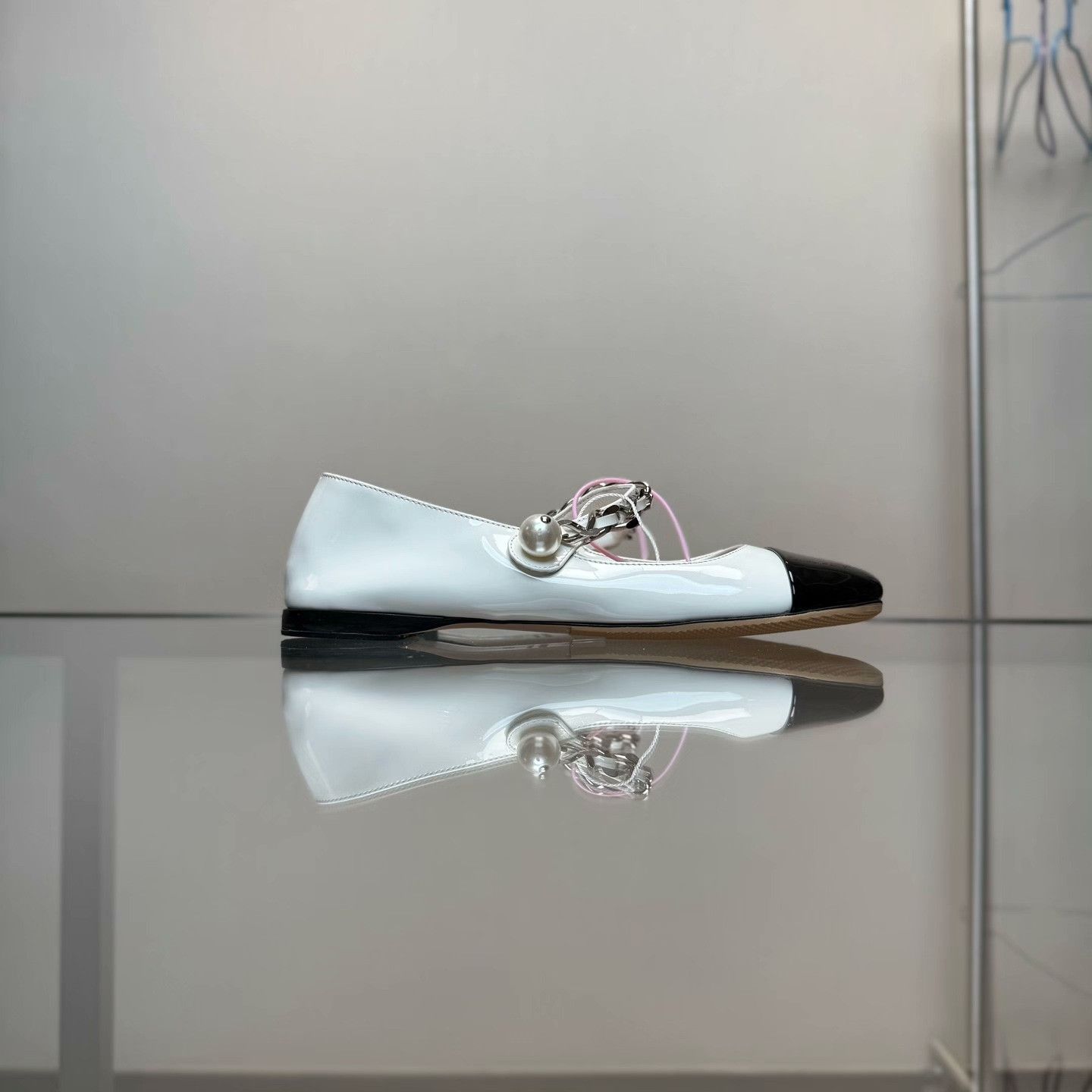 Miu Miu Miu Miu Patent Lowtop Sneakers 35 Women Size US 5 / IT 35 - 4 Thumbnail