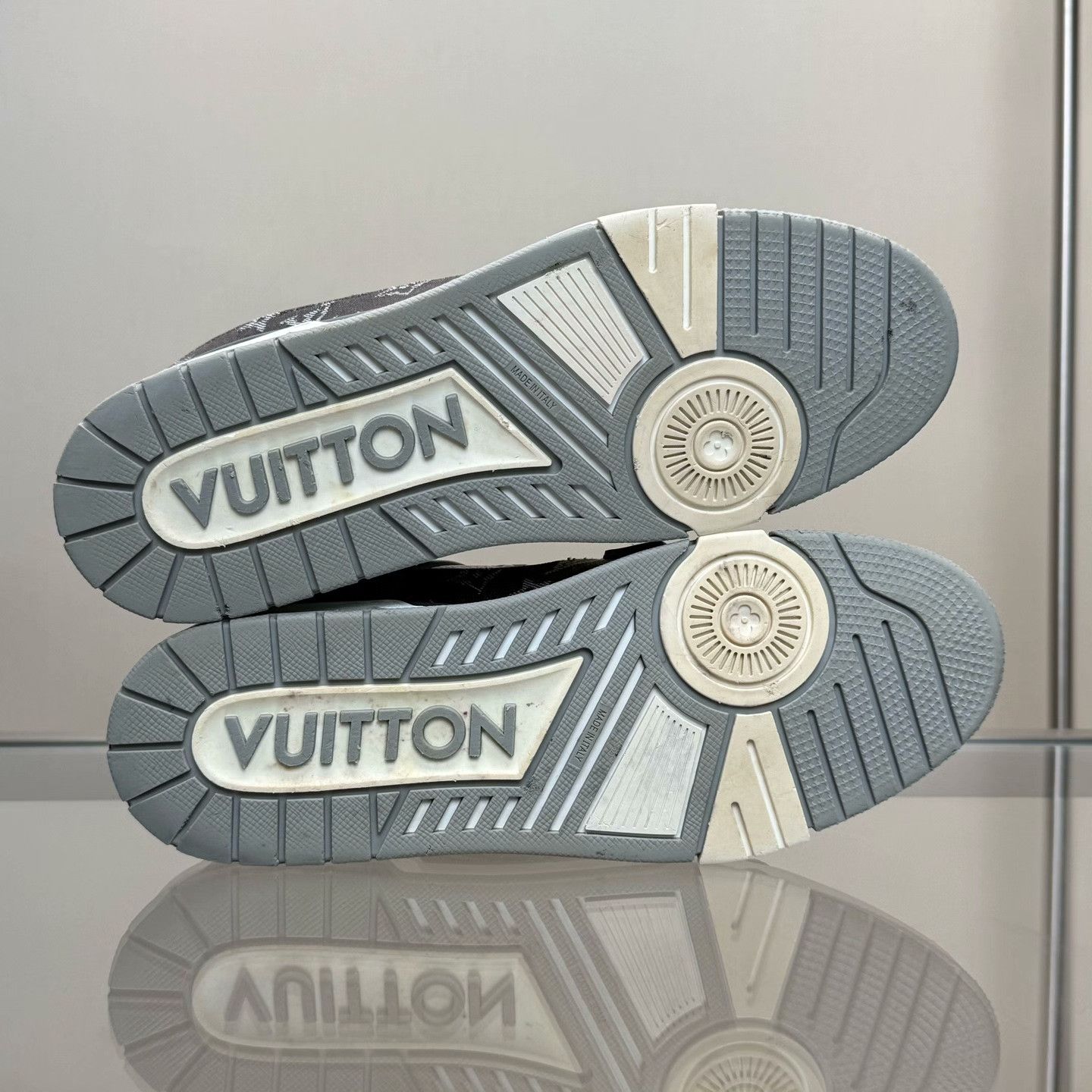 Louis Vuitton Louis Vuitton Training White Lowtop Sneakers 43.5 Men Size US 10.5 / EU 43-44 - 7 Thumbnail