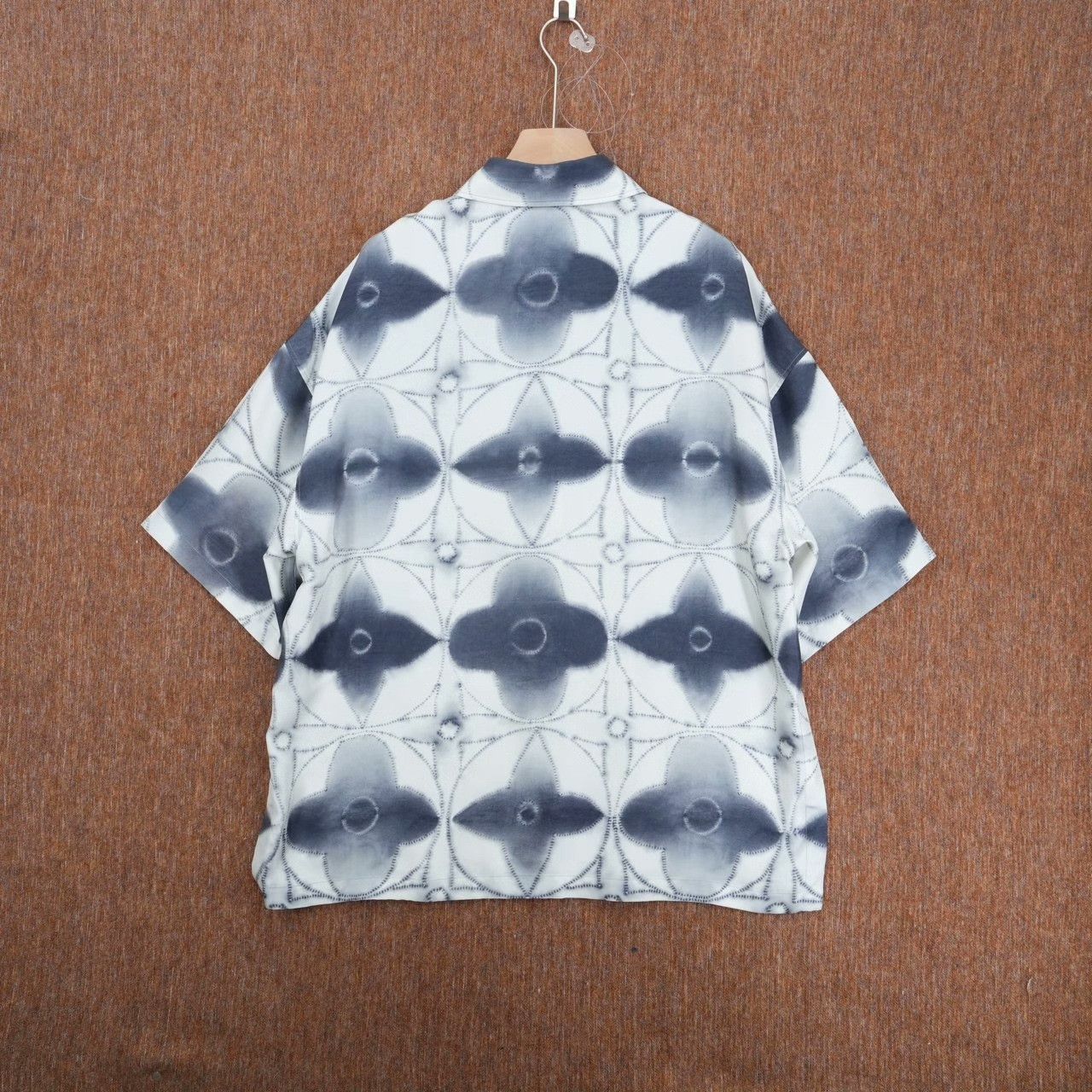 Louis Vuitton Louis Vuitton Silk Tie-Dye Multi Shirt XS Men Size US XS / EU 42 / 0 - 2 Thumbnail