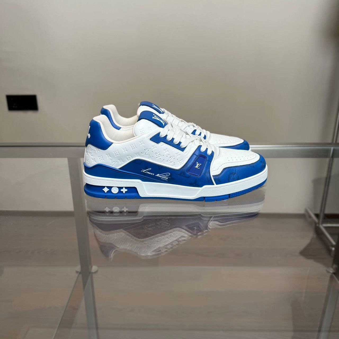 Louis Vuitton Louis Vuitton Training Blue Lowtop Sneakers 10 Men Size US 10 / EU 43 - 2 Thumbnail