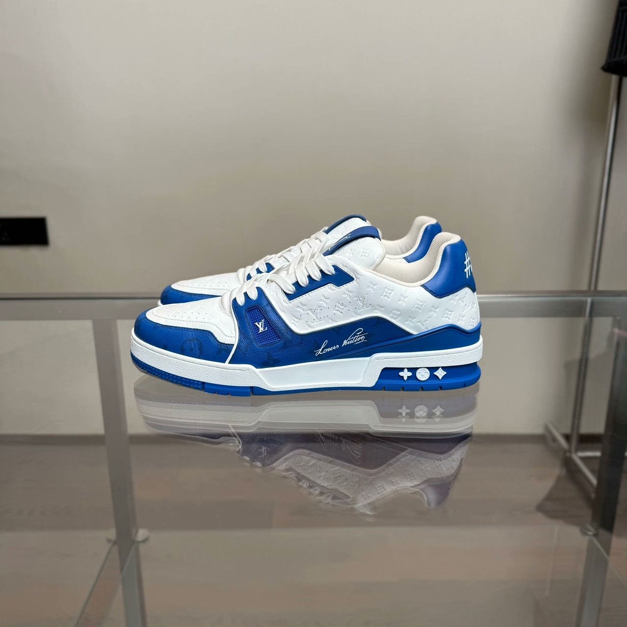 Louis Vuitton Louis Vuitton Training Blue Lowtop Sneakers 10 Men Size US 10 / EU 43 - 3 Thumbnail