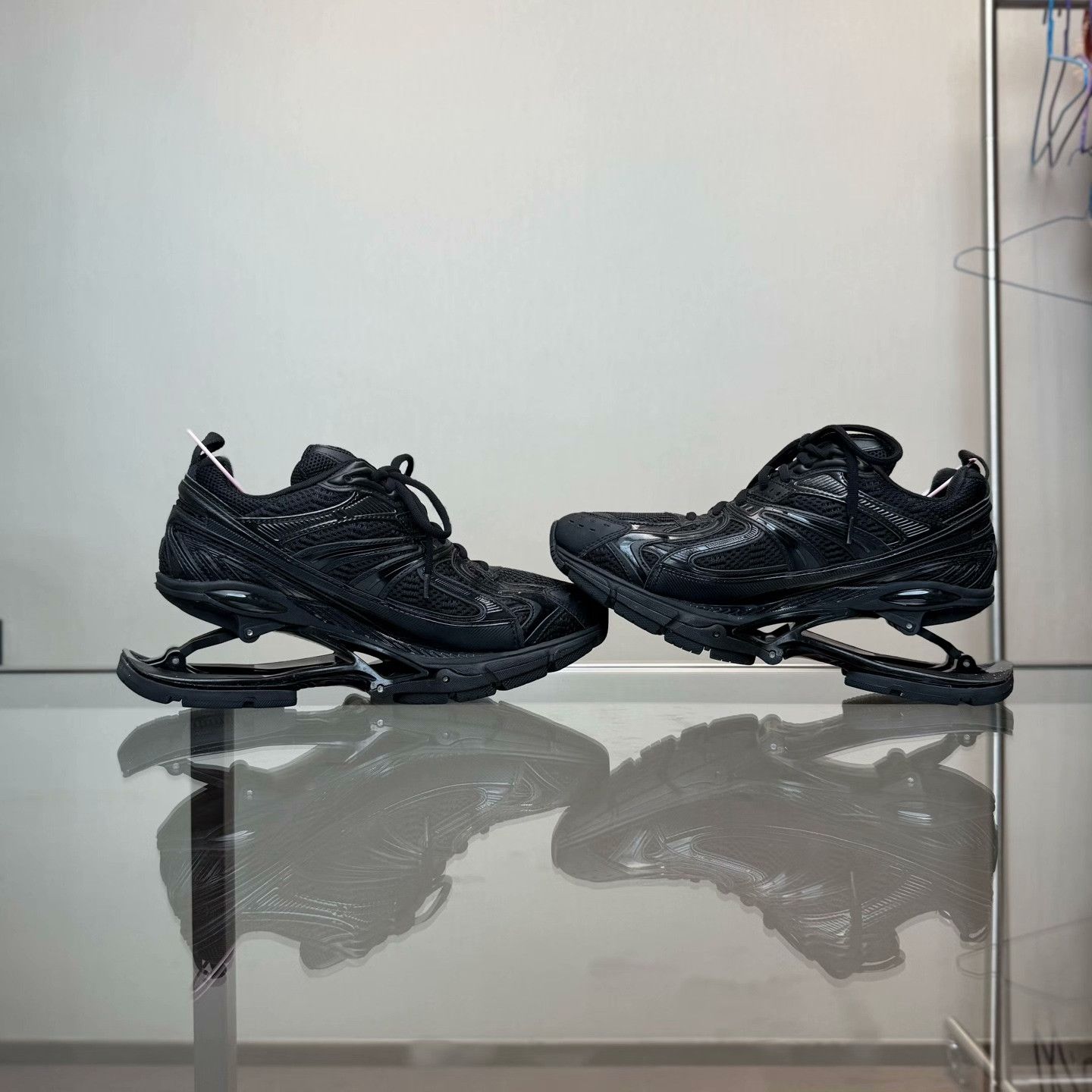 Balenciaga Balenciaga Distressed Black Lowtop Sneakers 39 Men Size US 6.5 / EU 39-40 - 6 Thumbnail