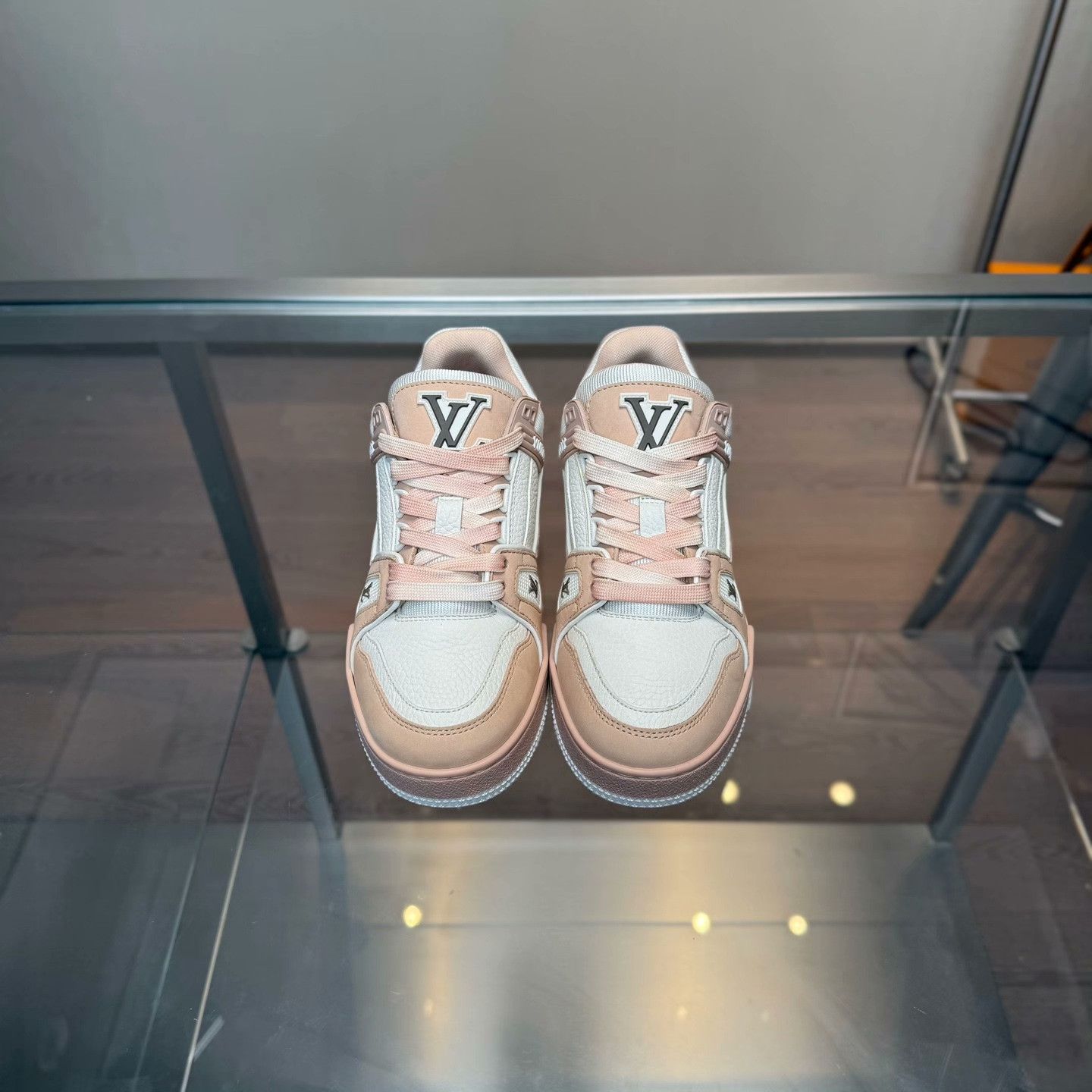 Louis Vuitton Louis Vuitton Training Pink Lowtop Sneakers 35 Women Size US 5 / IT 35 - 2 Thumbnail