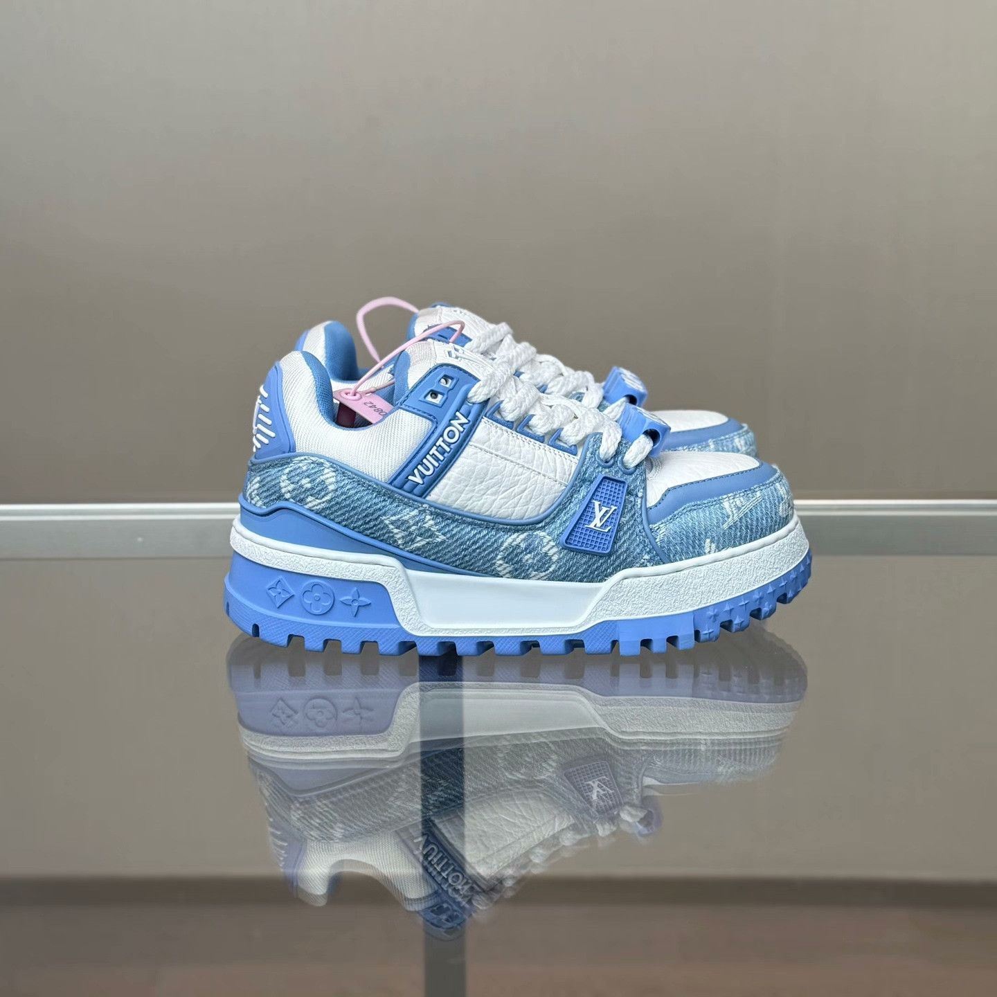 Louis Vuitton Louis Vuitton Training Blue Lowtop Sneakers 35 Women Size US 5 / IT 35 - 5 Thumbnail