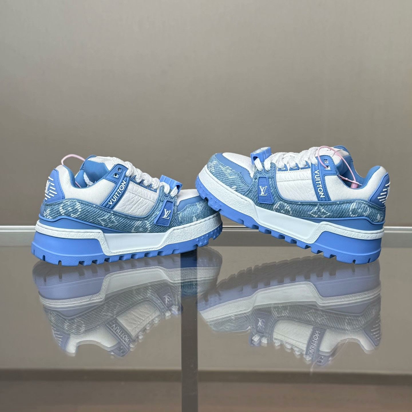 Louis Vuitton Louis Vuitton Training Blue Lowtop Sneakers 35 Women Size US 5 / IT 35 - 6 Thumbnail