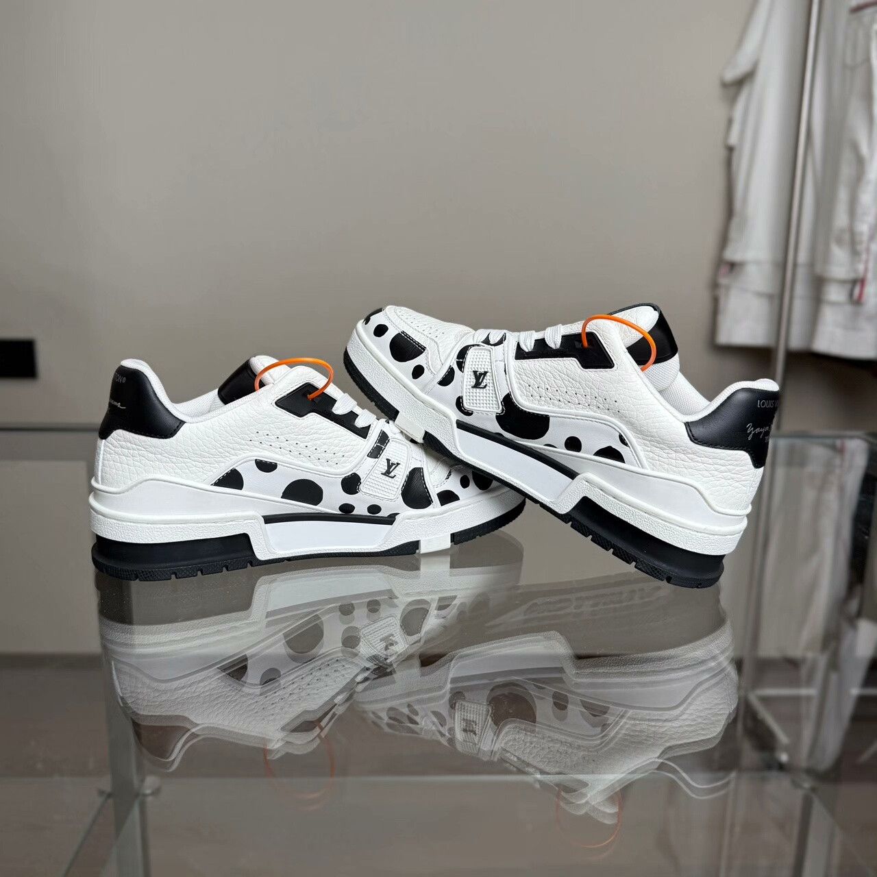 Louis Vuitton Louis Vuitton Training Lowtop Sneakers 36 Men Size US 5 / EU 37 - 6 Thumbnail