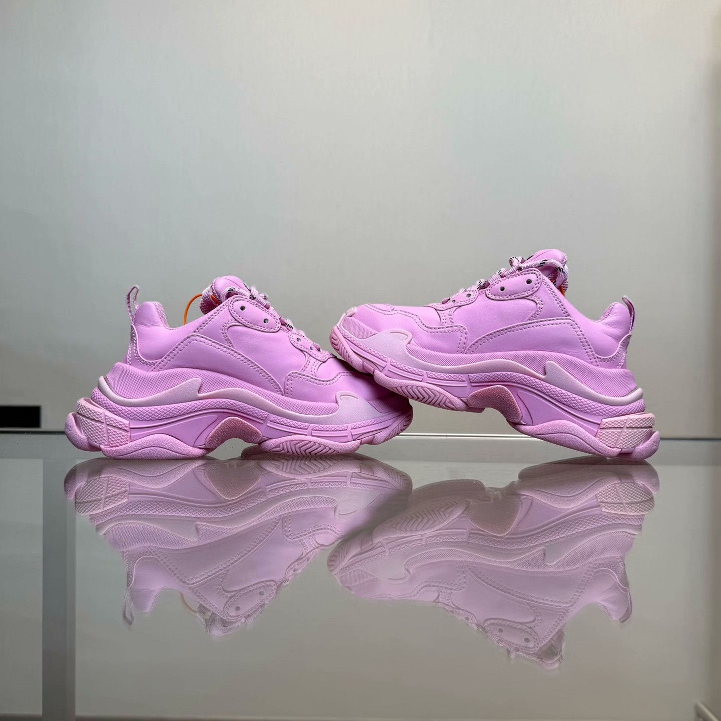 Balenciaga Balenciaga Pink Lowtop Sneakers 35 Women Size US 5 / IT 35 - 4 Thumbnail