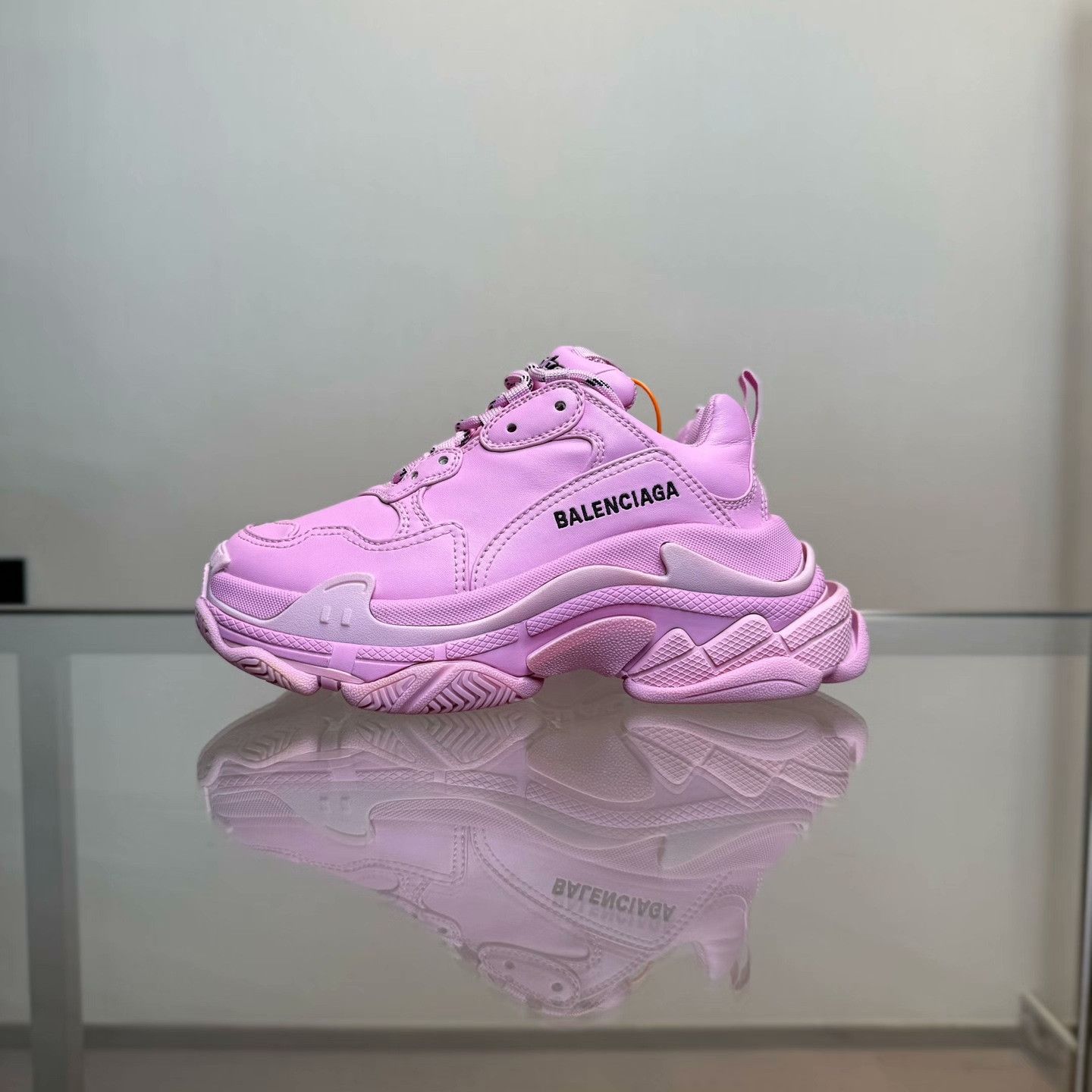 Balenciaga Balenciaga Pink Lowtop Sneakers 35 Women Size US 5 / IT 35 - 3 Thumbnail