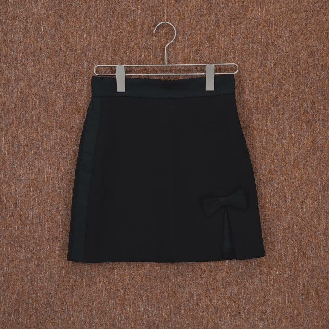 Miu Miu Miu Miu Black Skirt 40 Women Size 40" / US 18 - 2 Thumbnail