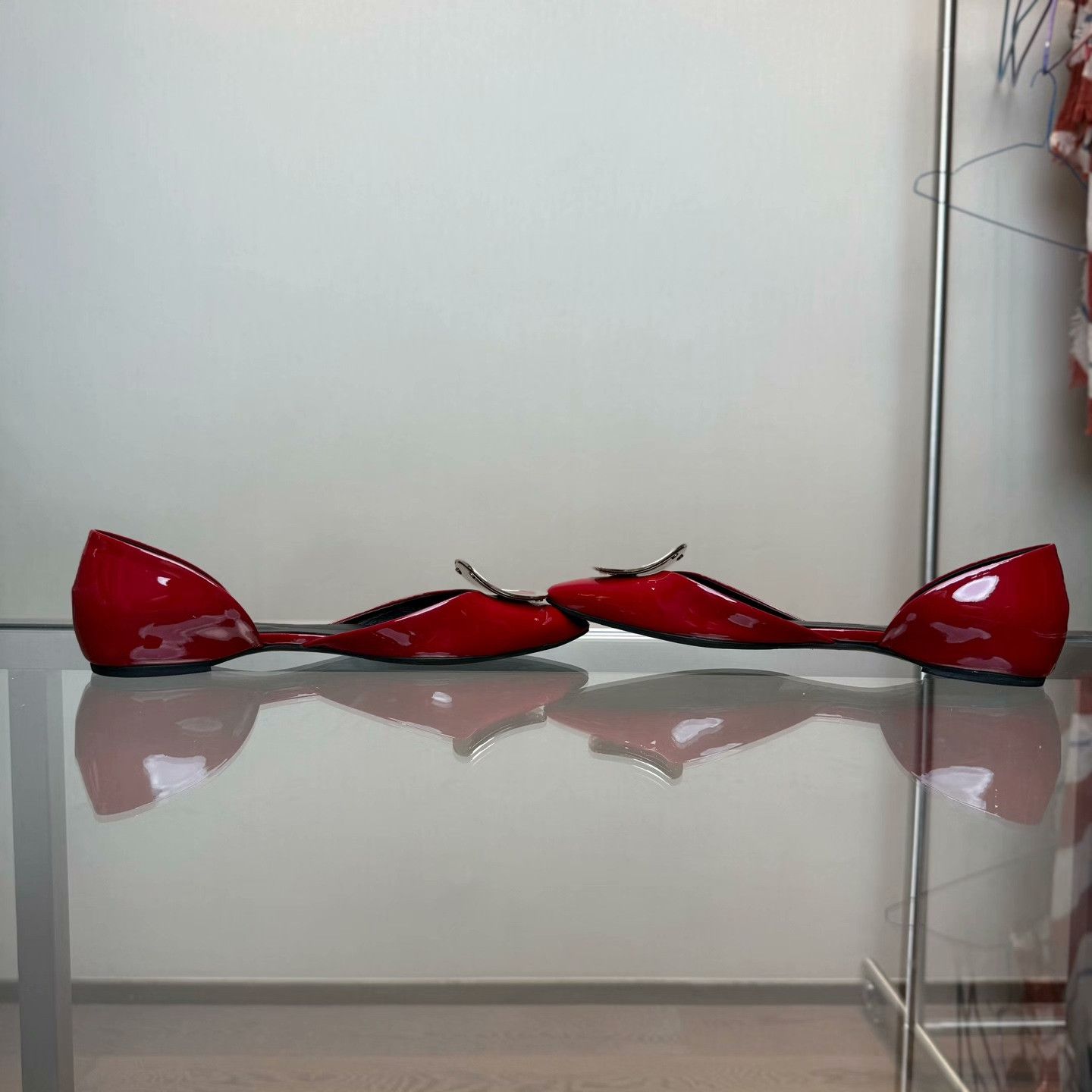 Roger Vivier Roger Vivier Retro Red Lowtop Sneakers 39 Women Size US 8.5 / IT 38.5 - 6 Thumbnail