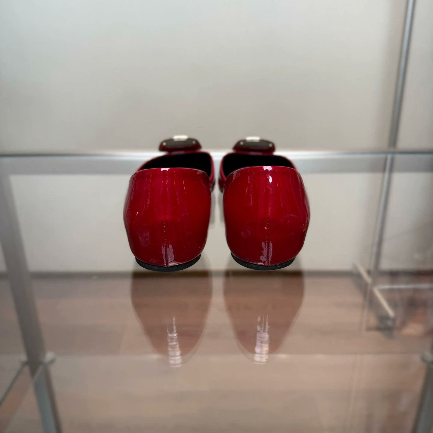 Roger Vivier Roger Vivier Retro Red Lowtop Sneakers 39 Women Size US 8.5 / IT 38.5 - 4 Thumbnail