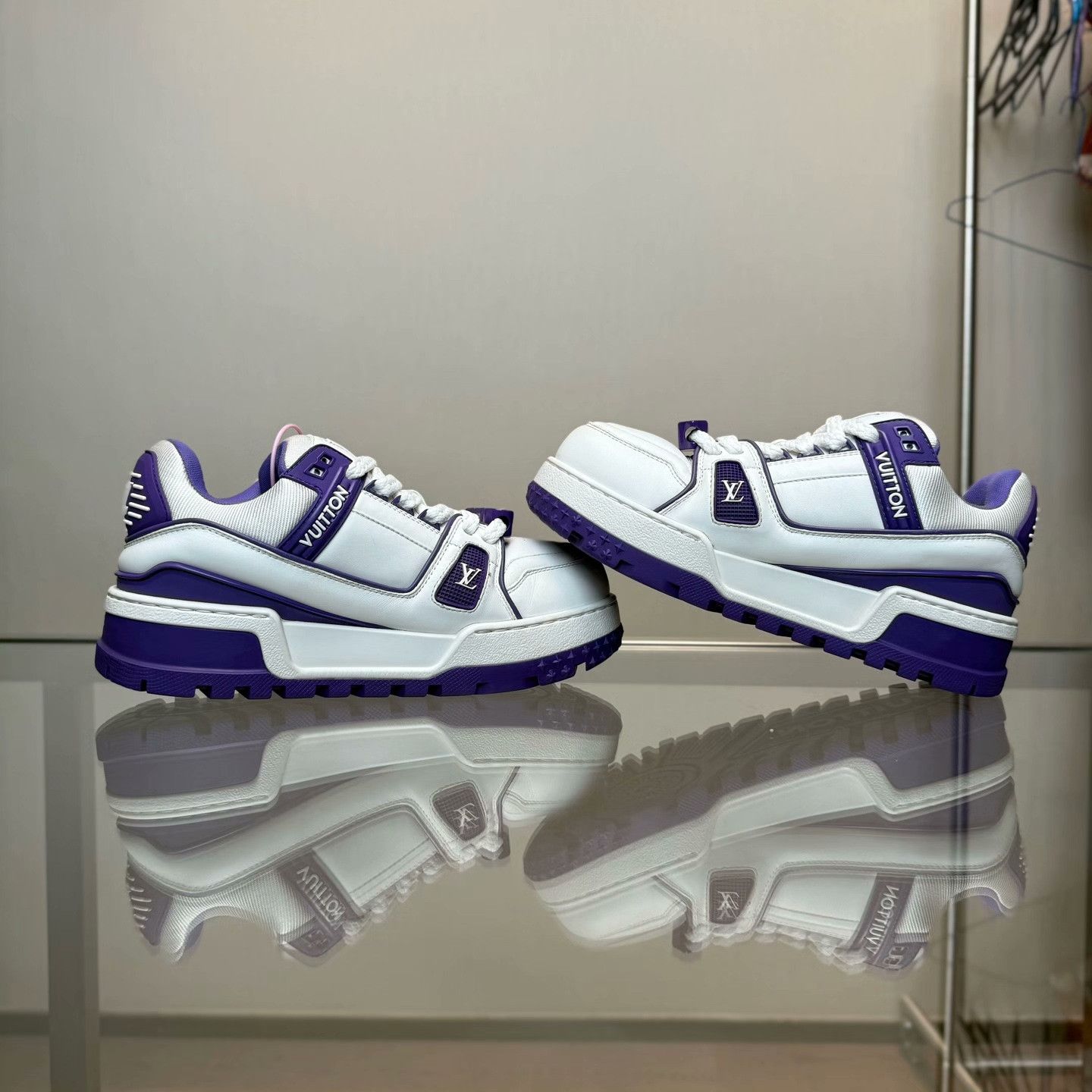 Louis Vuitton Louis Vuitton Training White Lowtop Sneakers 37 Women Size US 6.5 / IT 36.5 - 6 Thumbnail